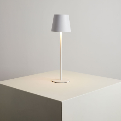 Уличный настольный светильник Arte Lamp FUYUE